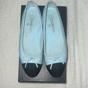 CHANEL Women's Light Blue and Black Flats 39 1/2